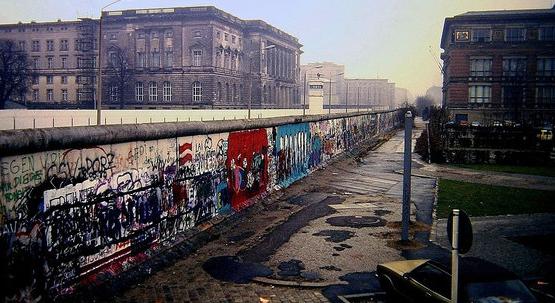 10 tény a berlini falról