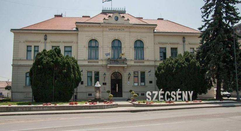 Újra kötelező lesz maszkot hordani a szécsényi polgármesteri hivatalban