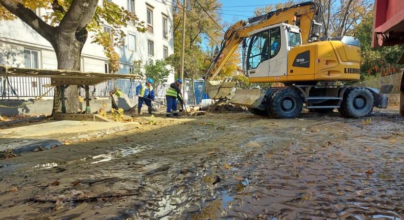 Csőtörés volt Győr-Nádorvárosban, tartálykocsiból juthatnak vízhez a lakók