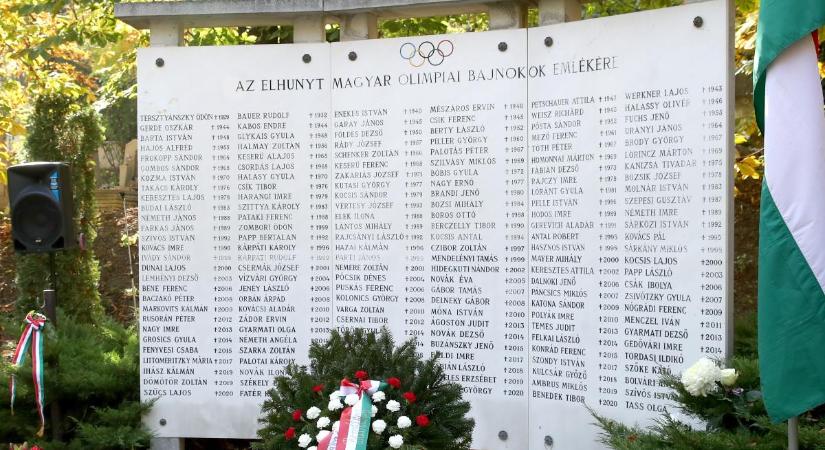 MOB: Halottak napi megemlékezés az Olimpiai Bajnokok Falánál
