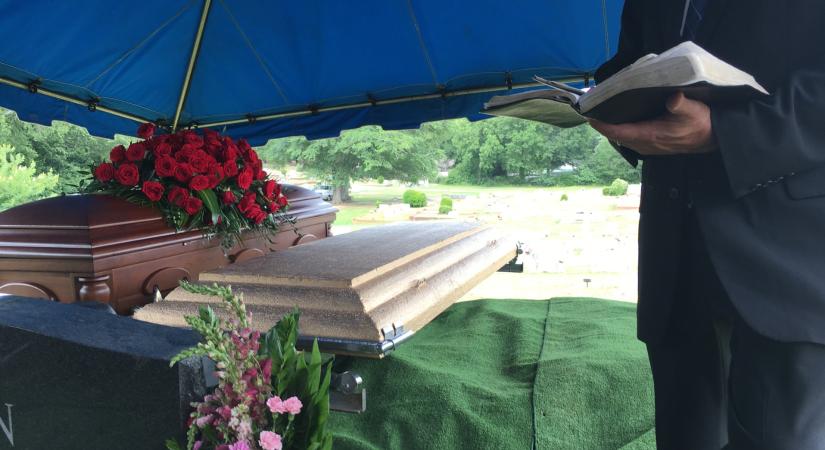 Jelentősen megdrágult a temetkezés Magyarországon