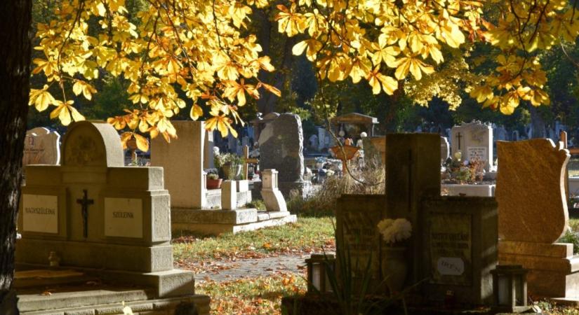 Így alakul a fővárosi temetők nyitvatartása a hétvégén