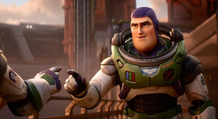 Megérkezett a Lightyear első kedvcsinálója, és a Buzz hangját kölcsönző Chris Evanshoz hasonlóan mi is libabőrösek lettünk tőle!