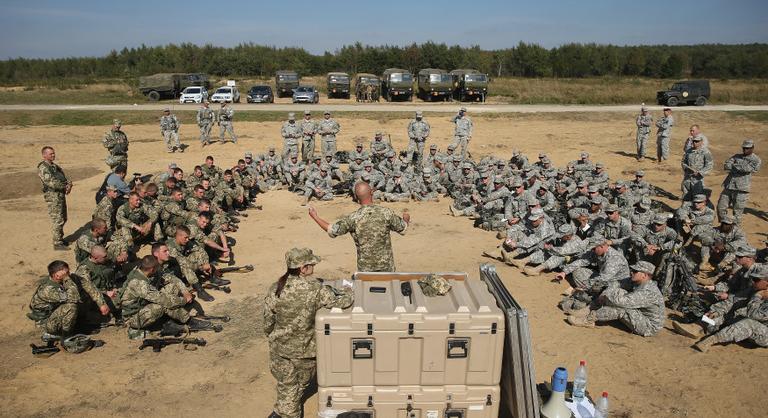 Felderítőket képeznek ki a NATO-tisztek Ukrajnában
