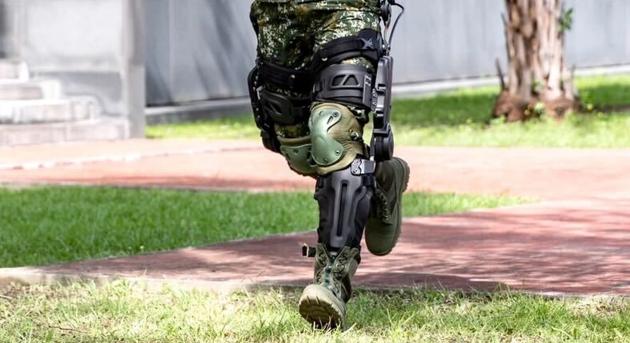 Vasember-öltözékkel adnának emberfeletti állóképességet a tajvani katonáknak