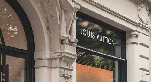 A Louis Vuitton luxuscég alapítója egykor hajléktalan volt, ma már több milliárd dollárt ér az általa alapított márka