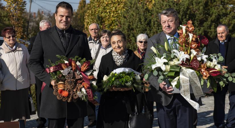 Demján Sándorra emlékeztek Sárszentmihályon