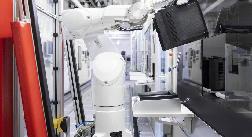 Euró-százmilliókat költ a félvezetőgyártásra a Bosch