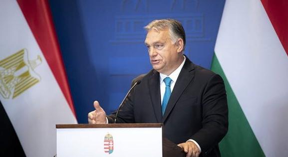 Orbán Viktor miniszterelnök ismét felszólította az Európai Bizottság elnökét
