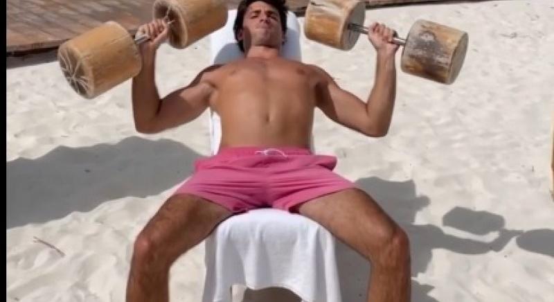 Carlos Sainz még a tengerparton is csak edz - videó