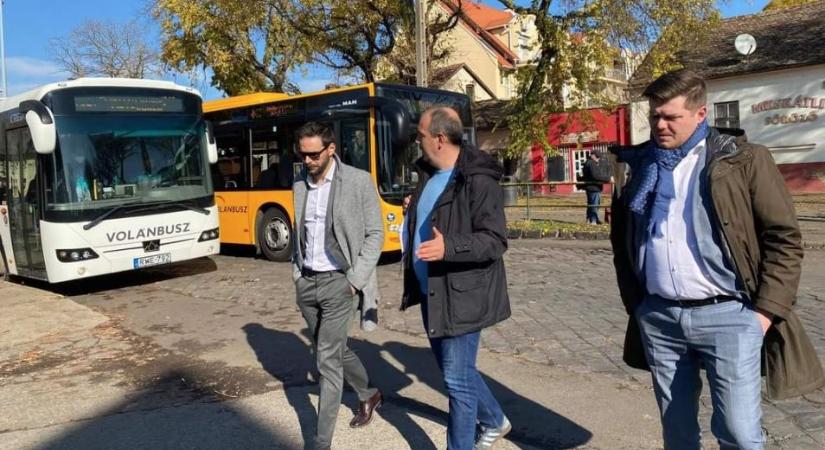 A debreceni alpolgármester belengette a távolsági buszpályaudvar felújítását
