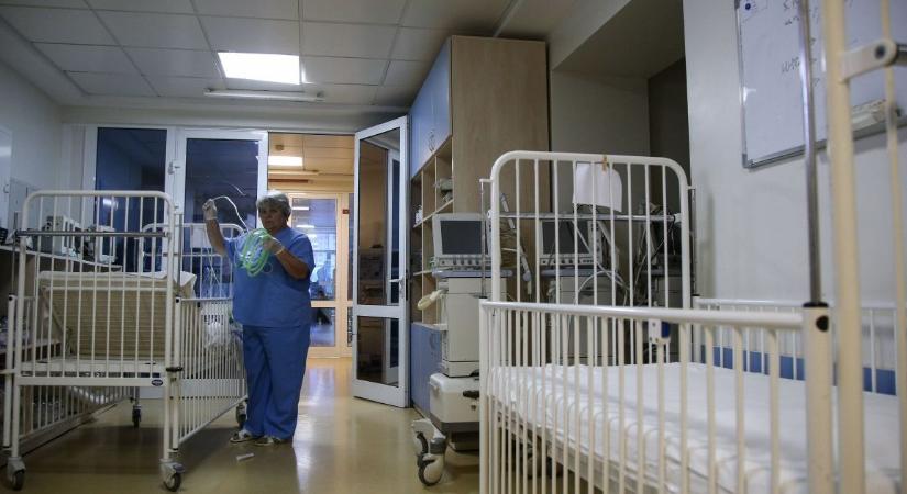 Romániából eddig 73 súlyos állapotban levő beteget szállítottak külföldre, 22-en közülük meghaltak