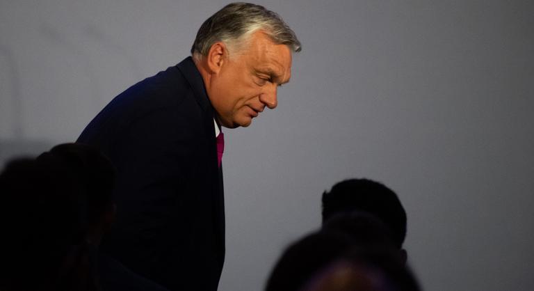 Orbán Viktor a hősökre Mindszenty József jelmondatával emlékezik