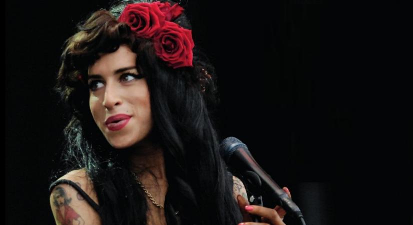 Brutális összegért keltek el Amy Winehouse tárgyai