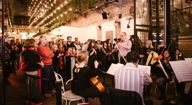 Minikoncertek Budapest kedvenc kocsmáiban és kávézóiban