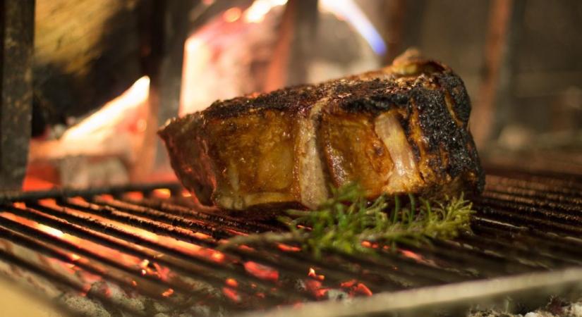 2,8 kilós steaket készít a pub: ha meg tudod enni, ingyen fogyasztottál