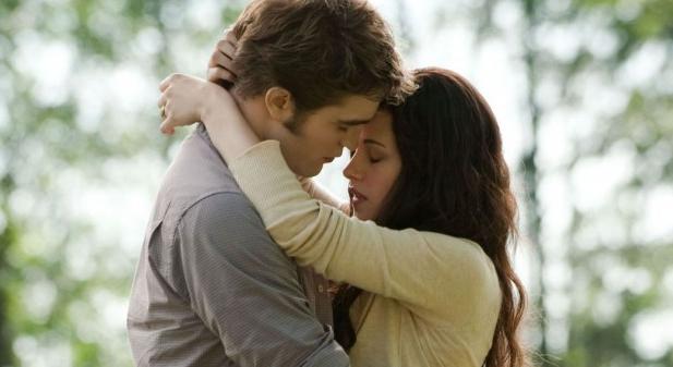 Kristen Stewart szerint Robert Pattinson ezért volt tökéletes Edward Cullen szerepére