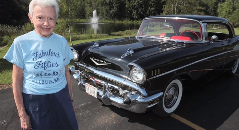 1957-ben vette meg az első autóját és azóta is azt vezeti az idős hölgy