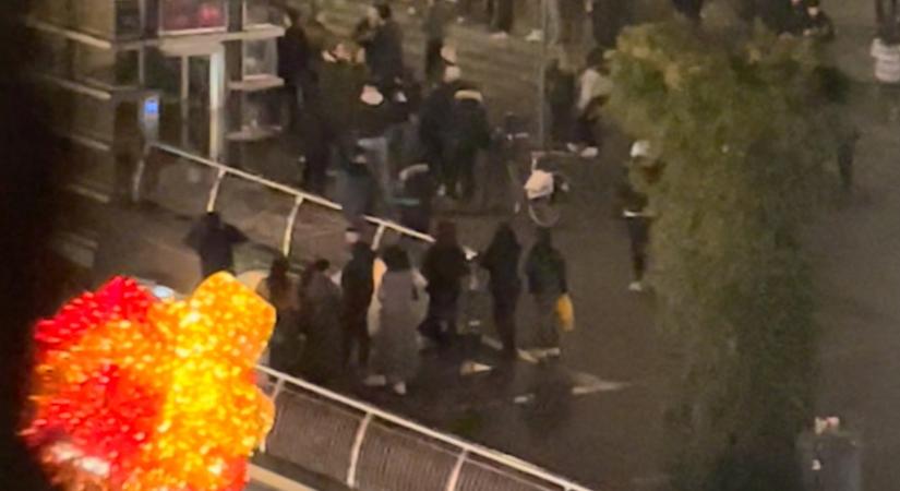 Tüntetőkre lőttek a rendőrök Hollandiában, többen megsérültek