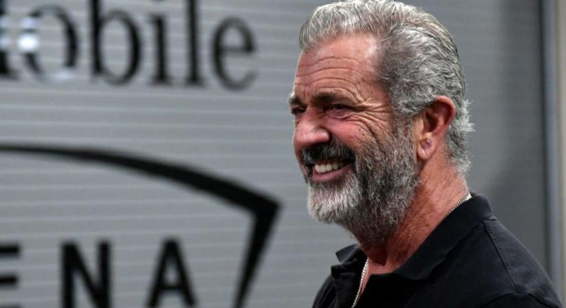 Mel Gibson testőrök nélkül mászkál Budapesten