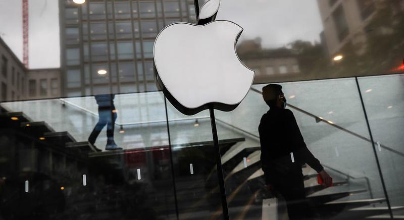 Fasorban sincs az iPhone, egy portörlő kendővel szakít dollármilliókat az Apple
