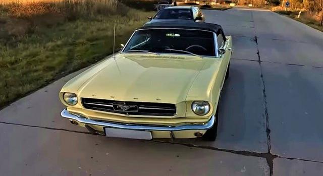 200 km/h egy ’66-os Mustangban az Autobahnon? Íme a videó!