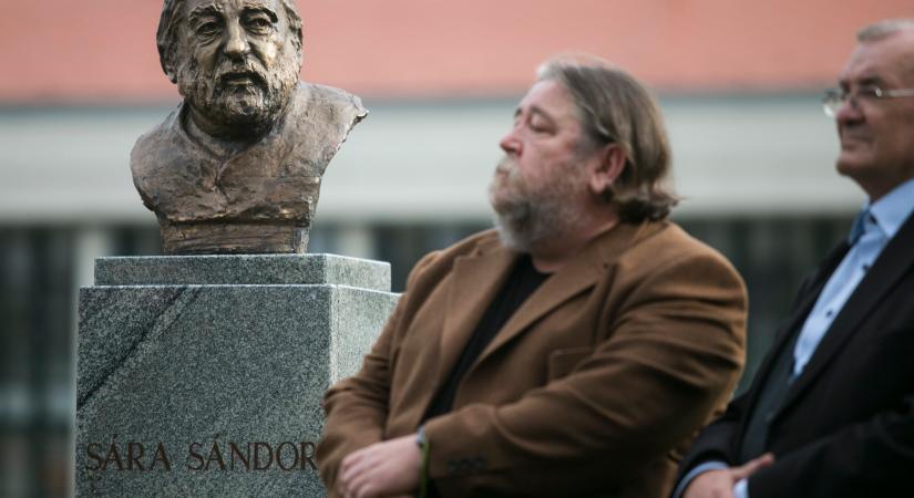 Sára Sándor-szobrot avattak a Lakitelek Népfőiskolán