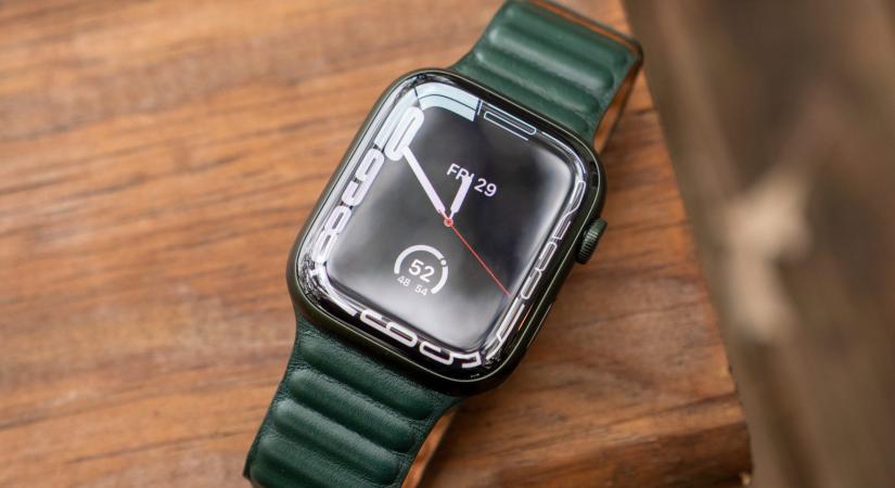 Az Apple Watch Series 8 sem vált dizájnt