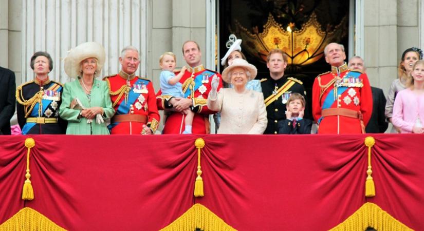 Keresztelő után temetés: gyászol a brit királyi család