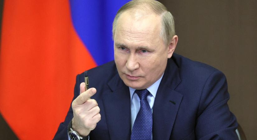 Harmadik dózisa mellé kipróbálta az orron át beadható vakcinát is Vlagyimir Putyin