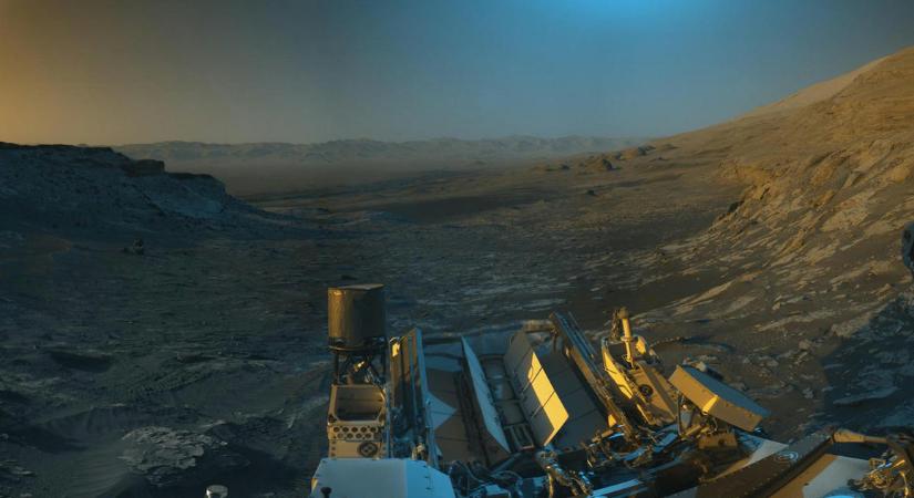 Képeslapnak is elmenne a Curiosity legújabb tájfotója a Marsról