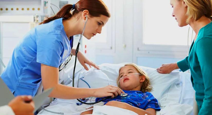 Tüdőgyulladás miatt egyre több gyermek kerül kórházba, fertőzést kaphatnak a szülők is – megszólalt a főorvos
