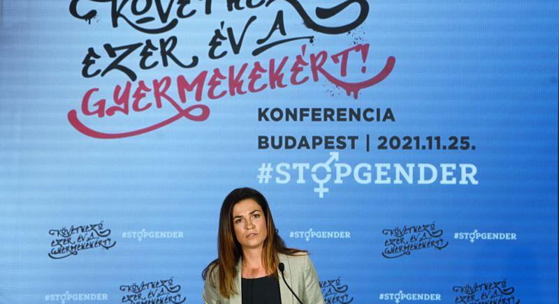 Varga Judit: "Magyarországon mindenki szabad ember, úgy él, ahogy szeretne, és a szexuális kisebbség jogai is védve vannak"