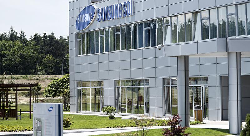 Munkahelyvédelem: ezernyi ukrán dolgozóval kap támogatást a gödi Samsung-gyár