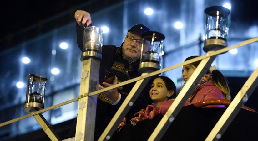 Megtartják a Nyugati téri hanukai ünnepséget vasárnap