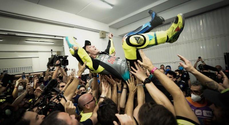 Videó: Pillants be a Rossi-búcsúztató parti kulisszái mögé!