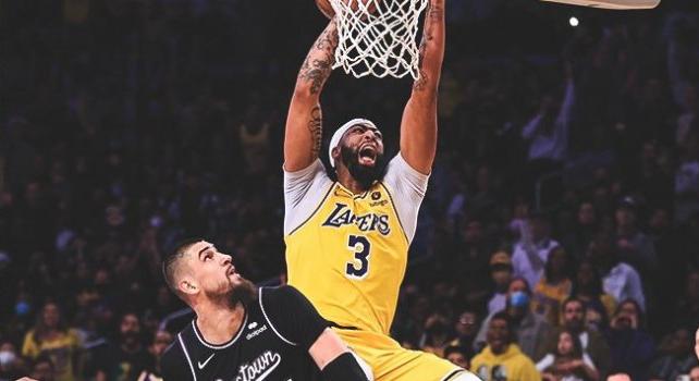 Háromszoros ráadást követően maradt alul a Lakers