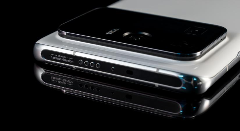 Ívelt kijelzővel és szimmetrikus hangszórókkal ruházhatják fel a Xiaomi 12 modelleket