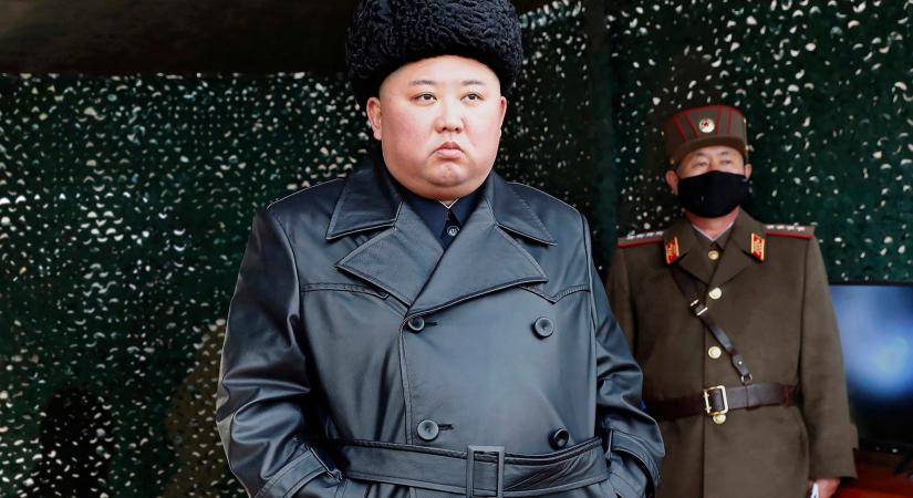 Észak-Korea betiltotta a bőrkabátviselést
