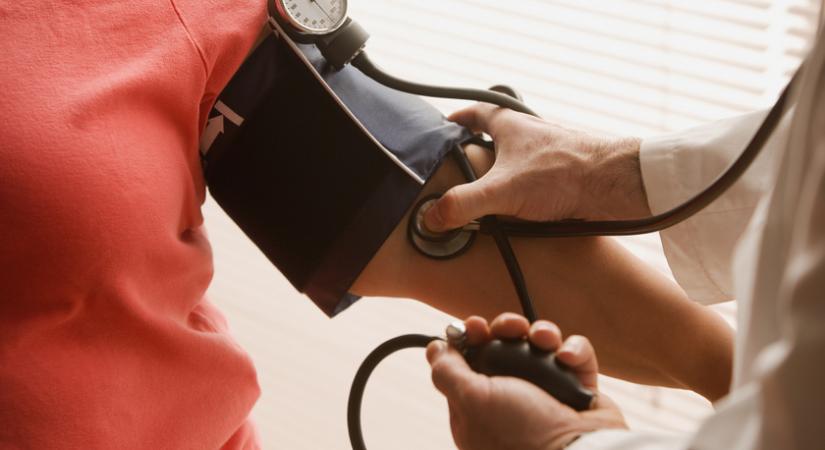 Magas vérnyomással élőket különösen érinti a probléma: a vérnyomáscsökkentők a légutakat is beszűkíthetik