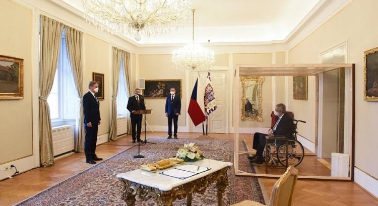 Miloš Zeman államfő vasárnap kinevezte Petr Fialát Csehország új kormányfőjének