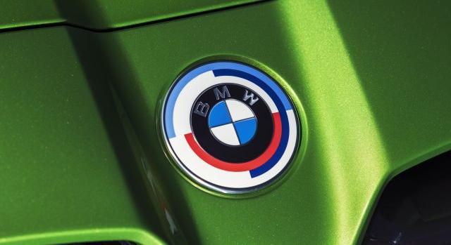 Retró emblémával kezdődik a BMW M jubileumi éve