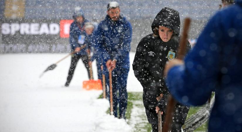 A hó nyert a Premier League-ben: elmarad a Tottenham meccse