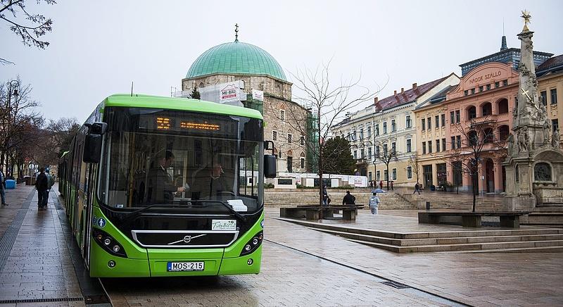 Pécsi buszper: a vád szerint kenőpénz, a vádlott szerint lottónyeremény