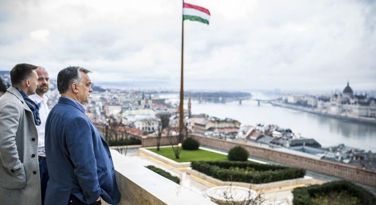 Kordonokkal zárták le Orbán Viktor munkahelyét, több évig is így maradhat