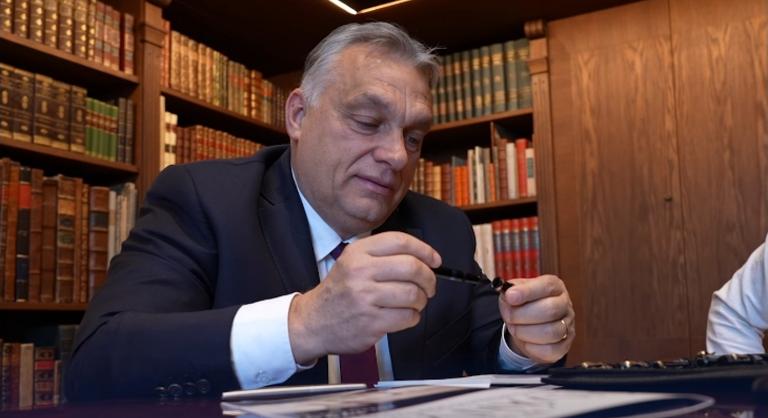 Orbán Viktor nem ad többet, mint amit kap
