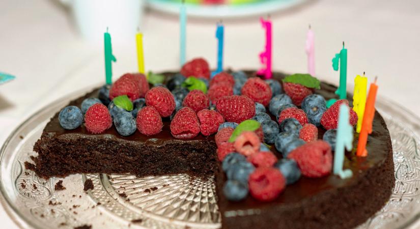 Még a születésnapi tortát is kilopta a hűtőből egy besurranó tolvaj Barcson