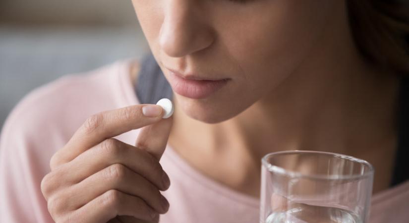 Óva intenek az aszpirin napi használatától