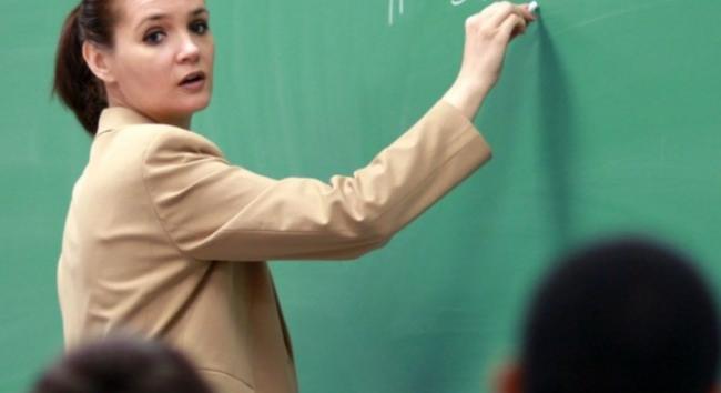 PSZ: a tanároknak nem elég a 10 százalékos béremelés