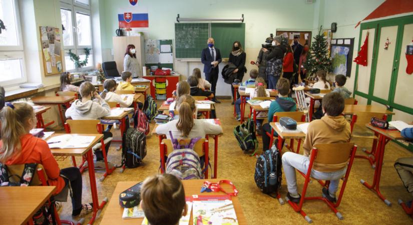 Hétfőtől Pozsony megyében is jön az iskolabezárás